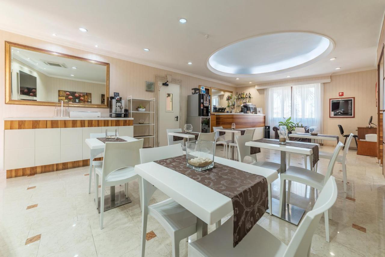 Hotel Riviera Fiumicino Extérieur photo