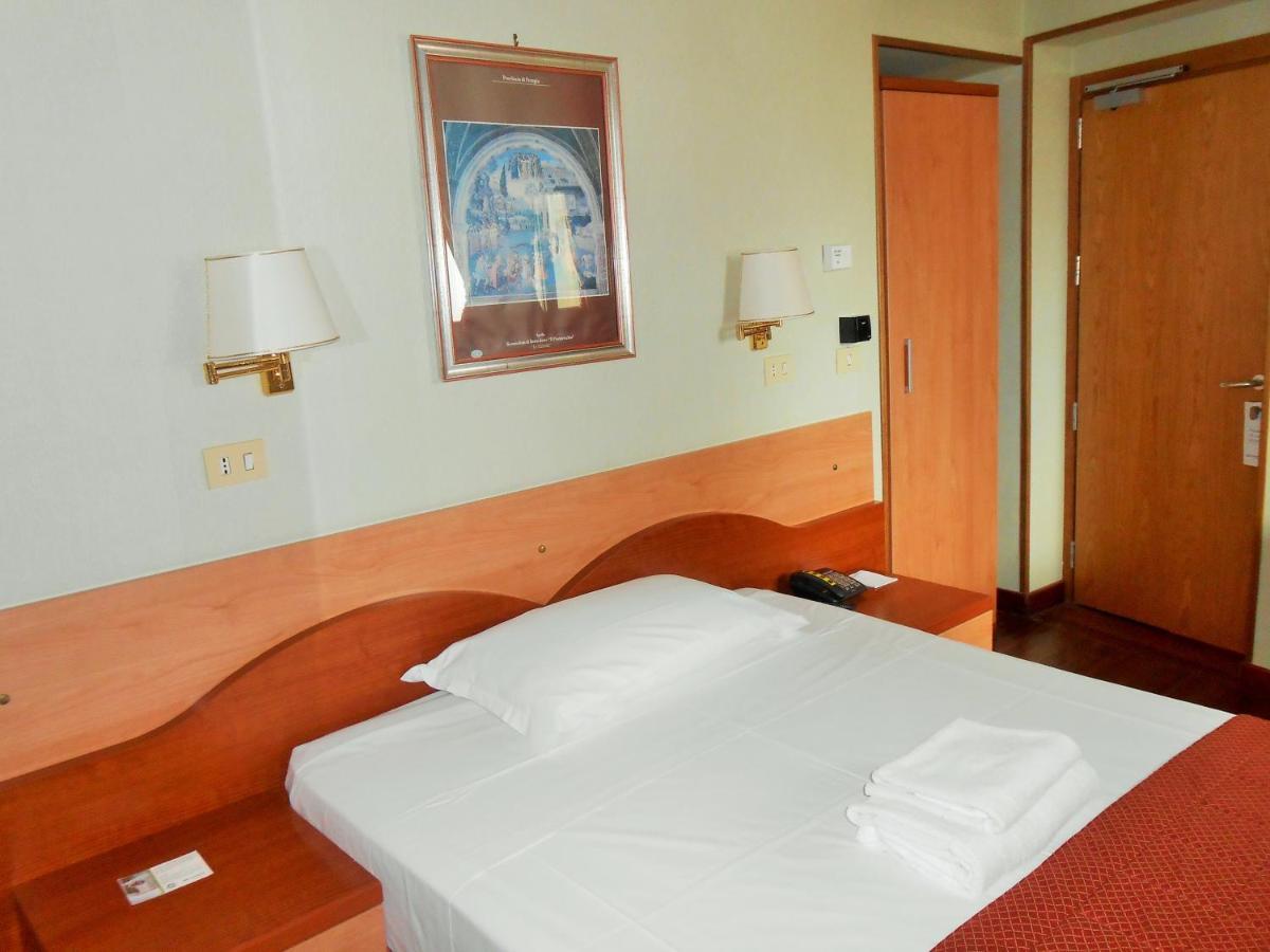 Hotel Riviera Fiumicino Extérieur photo